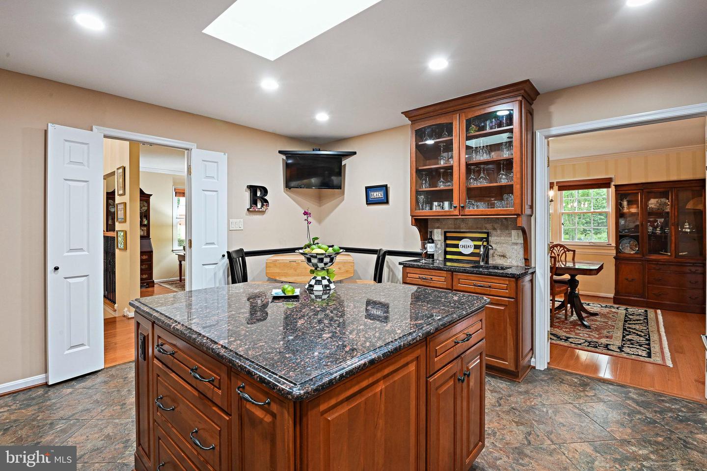 10404 TRUMPETER CT, VIENNA, Virginia 22182, 4 Bedrooms Bedrooms, 19 Rooms Rooms,3 BathroomsBathrooms,Residential,For sale,10404 TRUMPETER CT,VAFX2242112 MLS # VAFX2242112