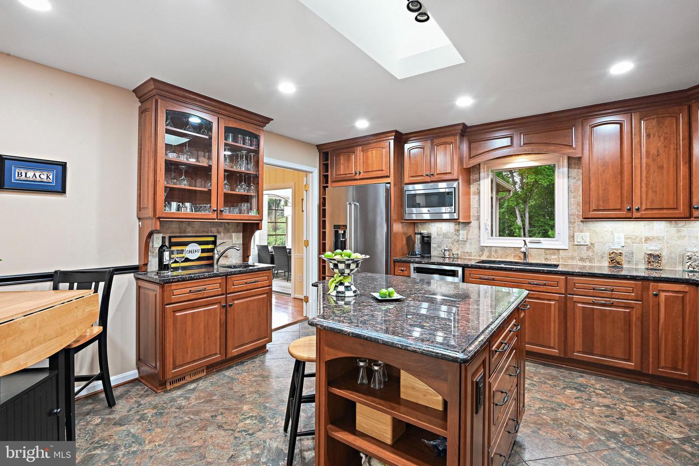 10404 TRUMPETER CT, VIENNA, Virginia 22182, 4 Bedrooms Bedrooms, 19 Rooms Rooms,3 BathroomsBathrooms,Residential,For sale,10404 TRUMPETER CT,VAFX2242112 MLS # VAFX2242112