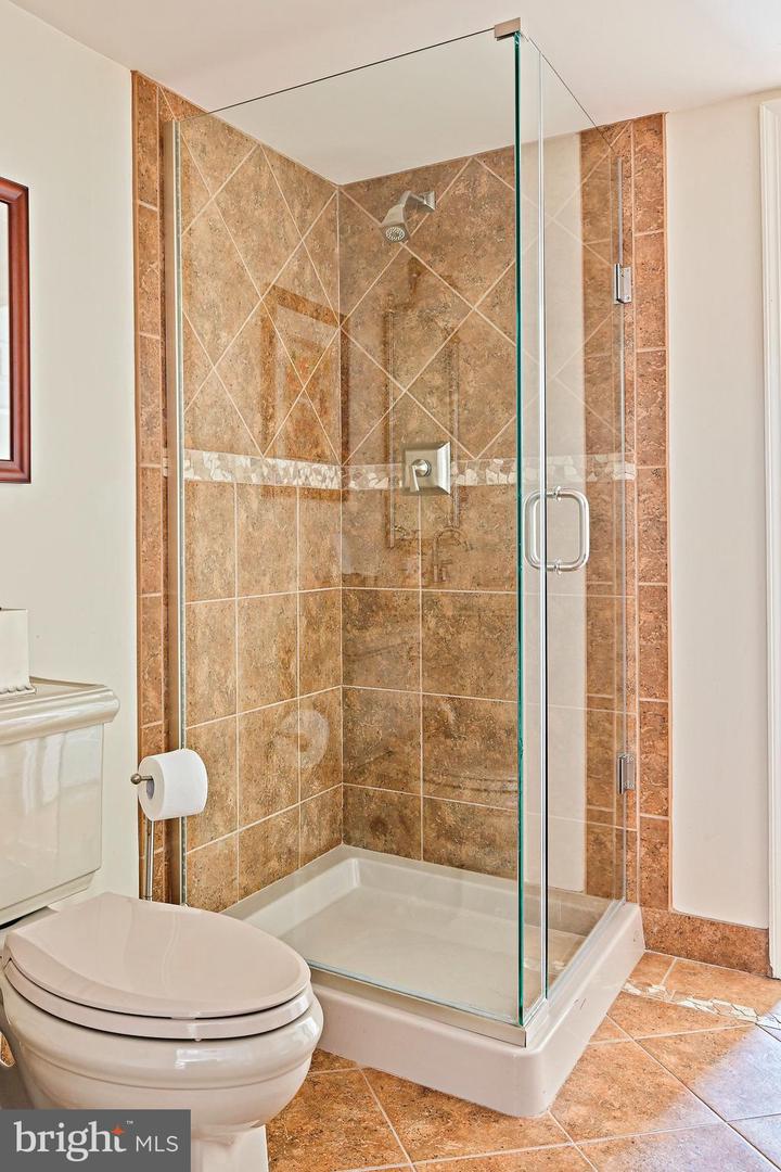 10404 TRUMPETER CT, VIENNA, Virginia 22182, 4 Bedrooms Bedrooms, 19 Rooms Rooms,3 BathroomsBathrooms,Residential,For sale,10404 TRUMPETER CT,VAFX2242112 MLS # VAFX2242112