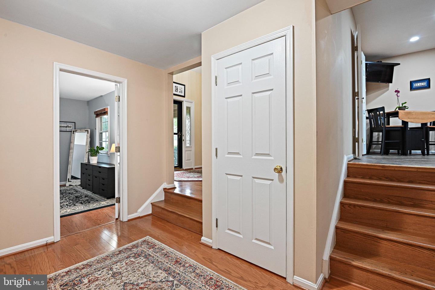 10404 TRUMPETER CT, VIENNA, Virginia 22182, 4 Bedrooms Bedrooms, 19 Rooms Rooms,3 BathroomsBathrooms,Residential,For sale,10404 TRUMPETER CT,VAFX2242112 MLS # VAFX2242112