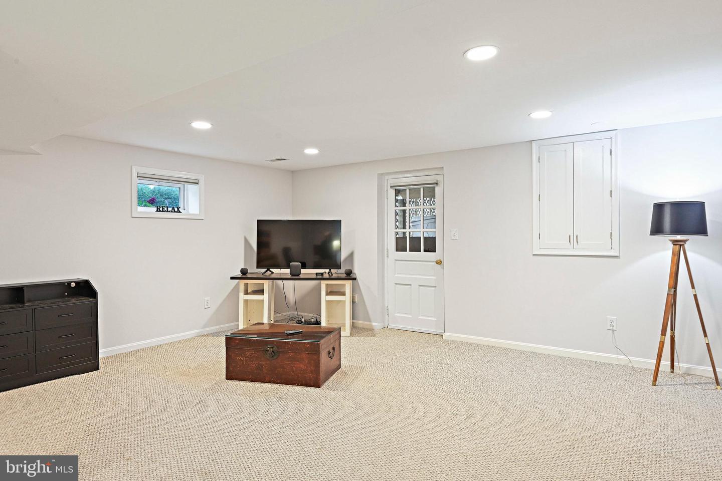 10404 TRUMPETER CT, VIENNA, Virginia 22182, 4 Bedrooms Bedrooms, 19 Rooms Rooms,3 BathroomsBathrooms,Residential,For sale,10404 TRUMPETER CT,VAFX2242112 MLS # VAFX2242112
