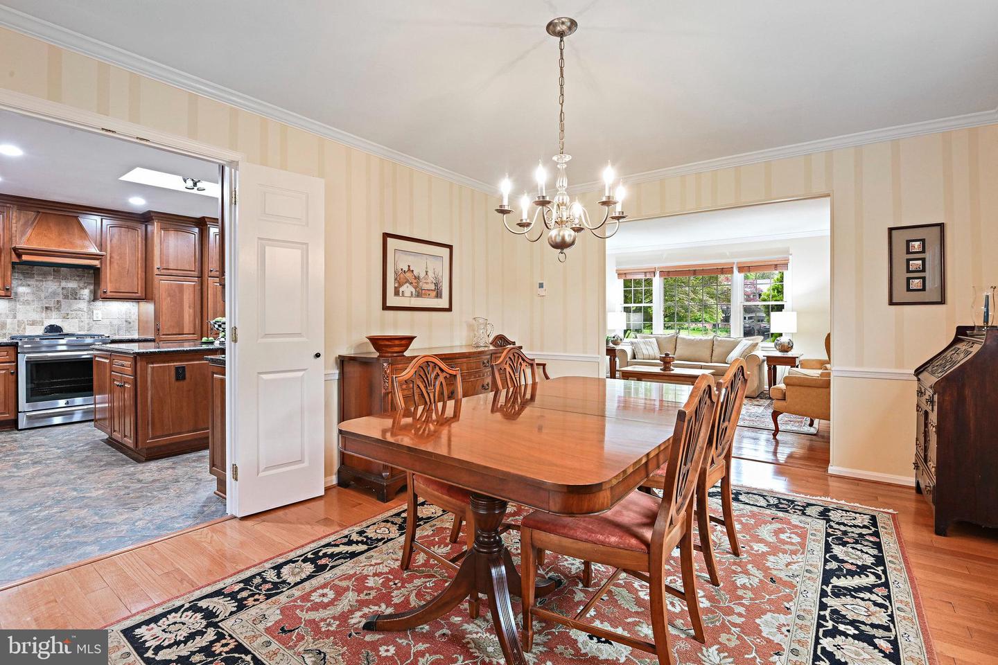 10404 TRUMPETER CT, VIENNA, Virginia 22182, 4 Bedrooms Bedrooms, 19 Rooms Rooms,3 BathroomsBathrooms,Residential,For sale,10404 TRUMPETER CT,VAFX2242112 MLS # VAFX2242112