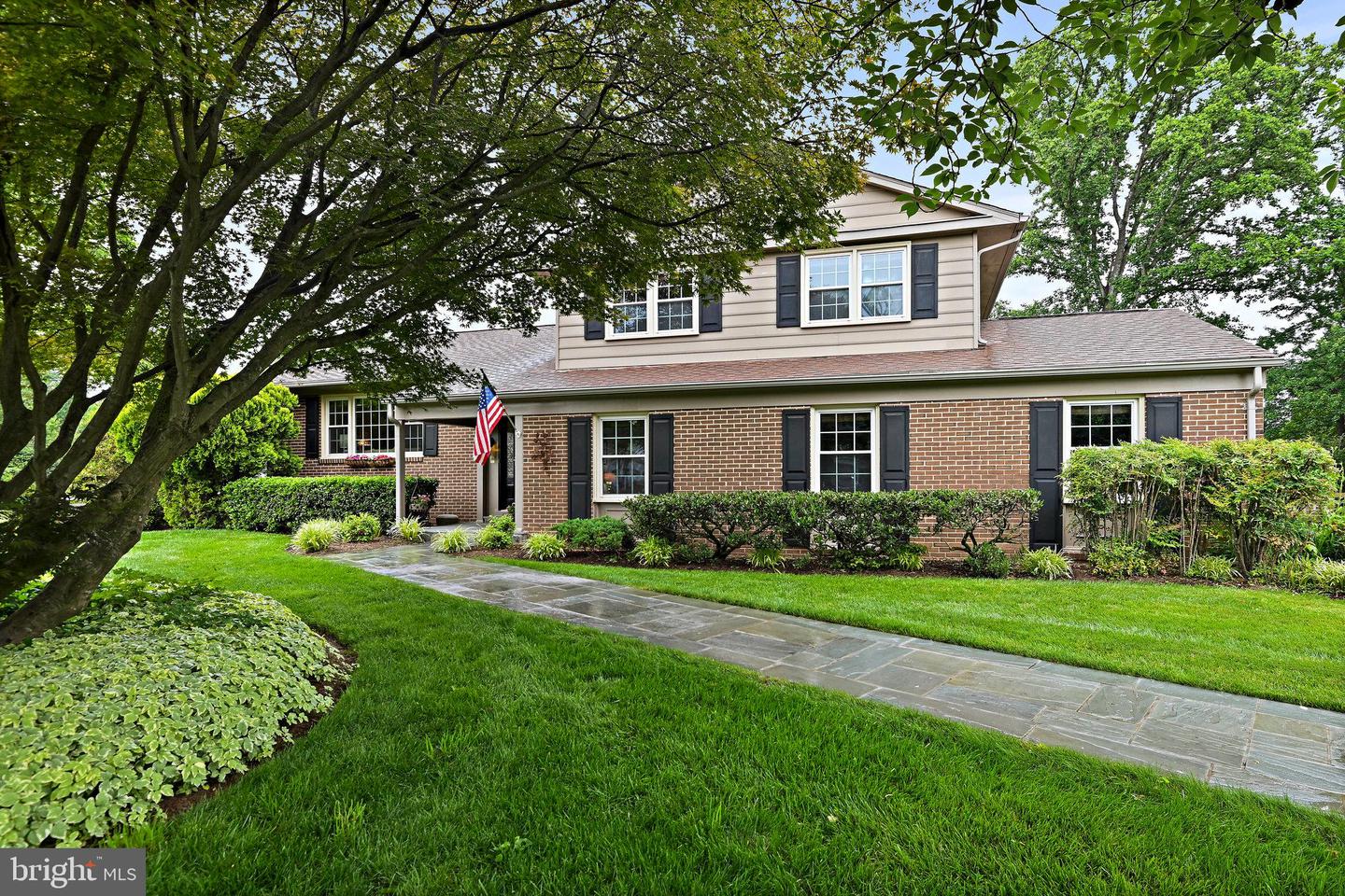 10404 TRUMPETER CT, VIENNA, Virginia 22182, 4 Bedrooms Bedrooms, 19 Rooms Rooms,3 BathroomsBathrooms,Residential,For sale,10404 TRUMPETER CT,VAFX2242112 MLS # VAFX2242112