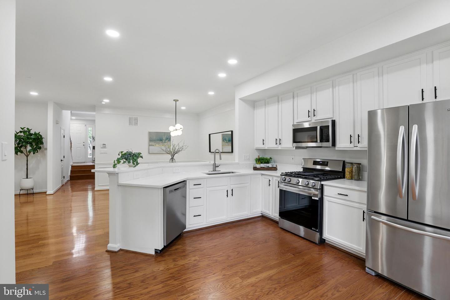13910 GOTHIC DR, CENTREVILLE, Virginia 20121, 3 Bedrooms Bedrooms, ,2 BathroomsBathrooms,Residential,For sale,13910 GOTHIC DR,VAFX2242228 MLS # VAFX2242228