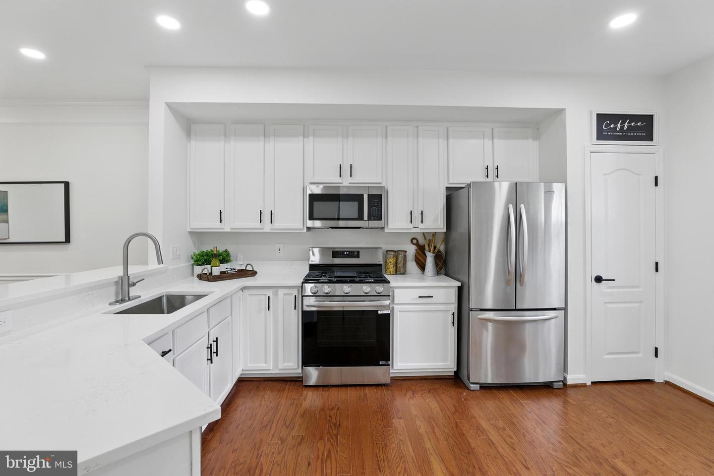 13910 GOTHIC DR, CENTREVILLE, Virginia 20121, 3 Bedrooms Bedrooms, ,2 BathroomsBathrooms,Residential,For sale,13910 GOTHIC DR,VAFX2242228 MLS # VAFX2242228
