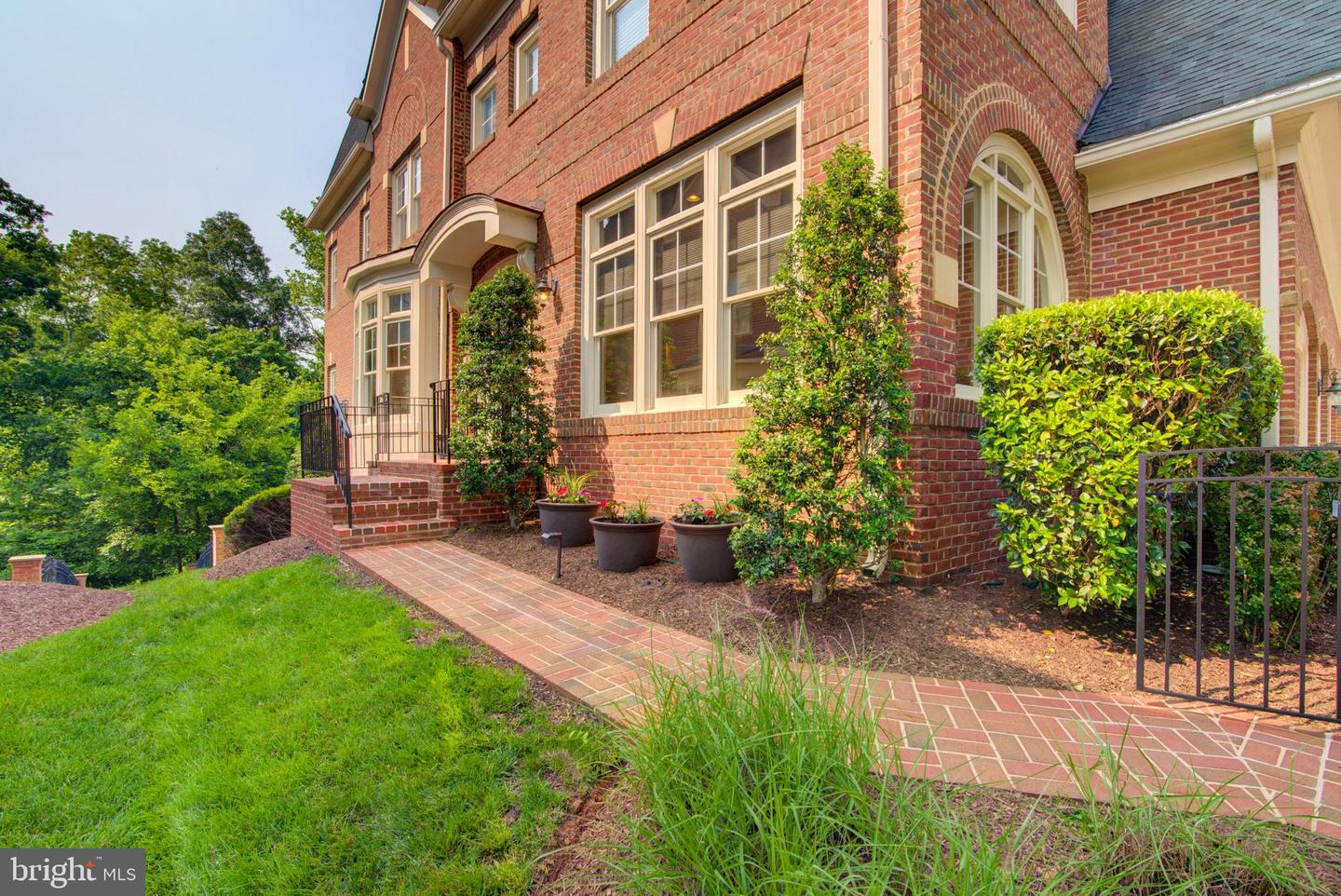 43710 BURNING SANDS TER, LEESBURG, Virginia 20176, 4 Bedrooms Bedrooms, ,4 BathroomsBathrooms,Residential,For sale,43710 BURNING SANDS TER,VALO2097362 MLS # VALO2097362
