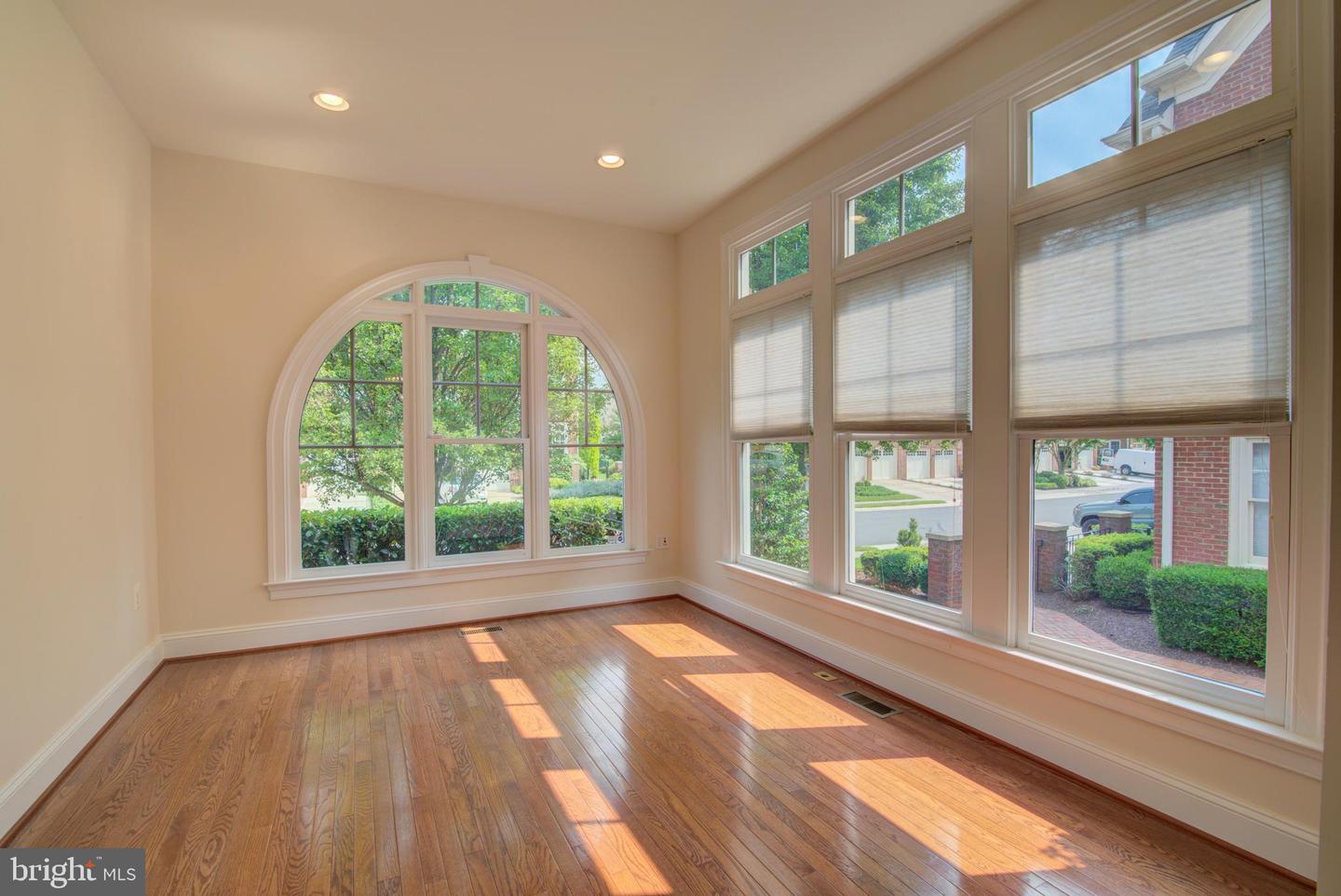43710 BURNING SANDS TER, LEESBURG, Virginia 20176, 4 Bedrooms Bedrooms, ,4 BathroomsBathrooms,Residential,For sale,43710 BURNING SANDS TER,VALO2097362 MLS # VALO2097362