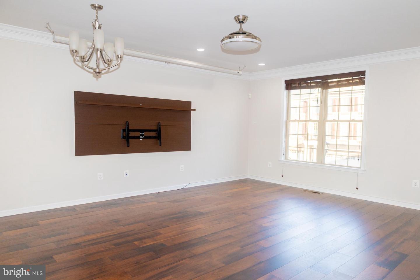 42624 LISBURN CHASE TER, CHANTILLY, Virginia 20152, 3 Bedrooms Bedrooms, ,3 BathroomsBathrooms,Residential,For sale,42624 LISBURN CHASE TER,VALO2097374 MLS # VALO2097374