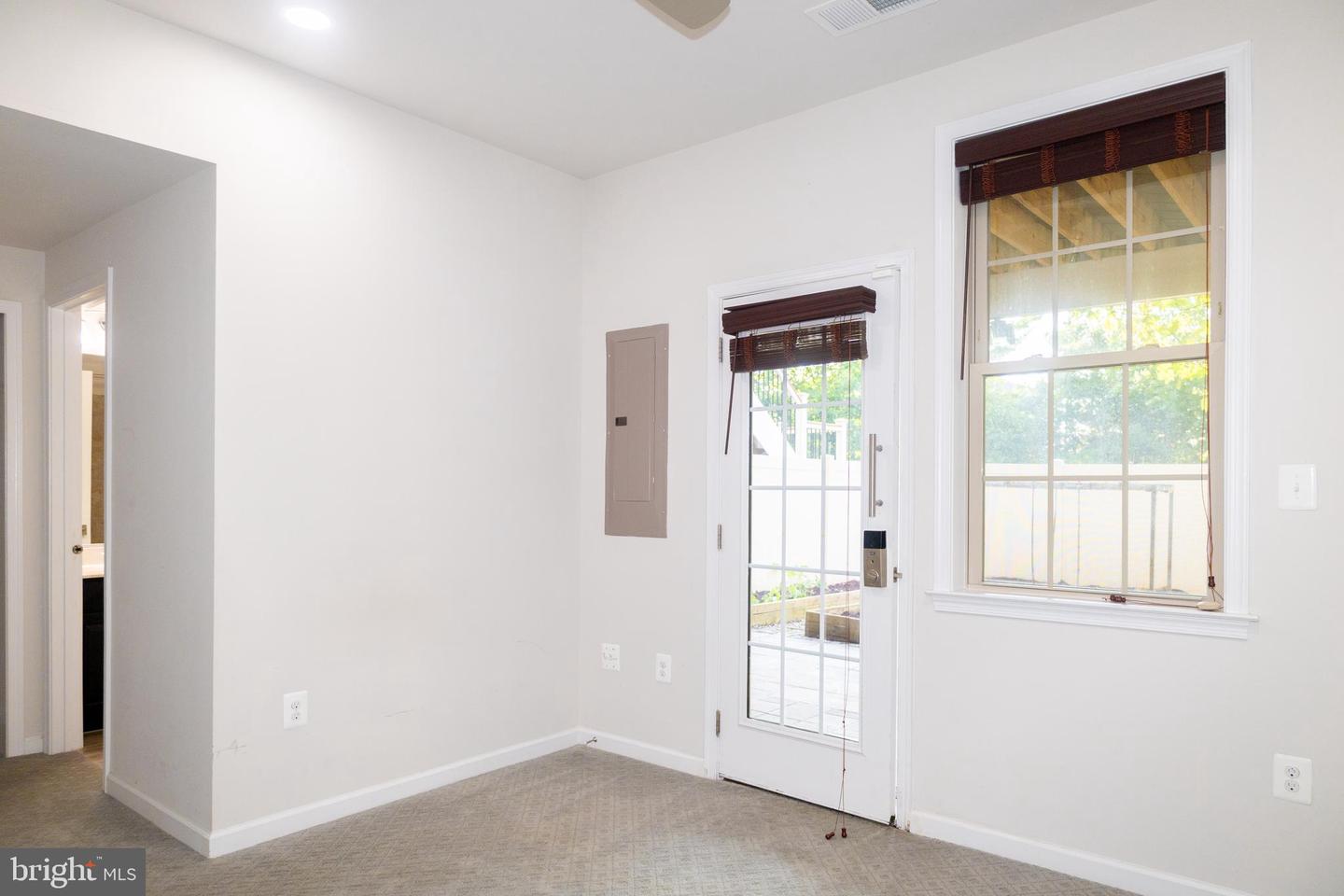 42624 LISBURN CHASE TER, CHANTILLY, Virginia 20152, 3 Bedrooms Bedrooms, ,3 BathroomsBathrooms,Residential,For sale,42624 LISBURN CHASE TER,VALO2097374 MLS # VALO2097374