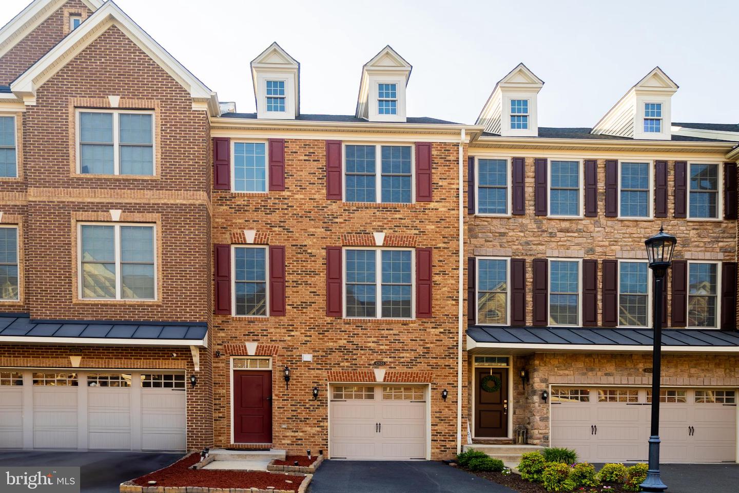 42624 LISBURN CHASE TER, CHANTILLY, Virginia 20152, 3 Bedrooms Bedrooms, ,3 BathroomsBathrooms,Residential,For sale,42624 LISBURN CHASE TER,VALO2097374 MLS # VALO2097374