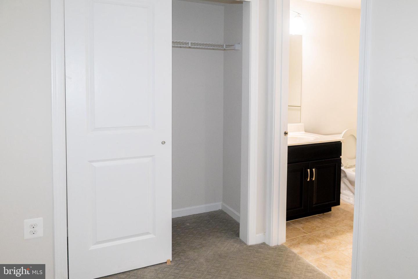 42624 LISBURN CHASE TER, CHANTILLY, Virginia 20152, 3 Bedrooms Bedrooms, ,3 BathroomsBathrooms,Residential,For sale,42624 LISBURN CHASE TER,VALO2097374 MLS # VALO2097374