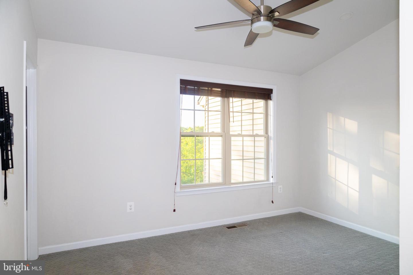 42624 LISBURN CHASE TER, CHANTILLY, Virginia 20152, 3 Bedrooms Bedrooms, ,3 BathroomsBathrooms,Residential,For sale,42624 LISBURN CHASE TER,VALO2097374 MLS # VALO2097374