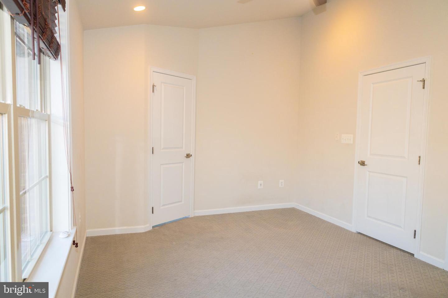 42624 LISBURN CHASE TER, CHANTILLY, Virginia 20152, 3 Bedrooms Bedrooms, ,3 BathroomsBathrooms,Residential,For sale,42624 LISBURN CHASE TER,VALO2097374 MLS # VALO2097374