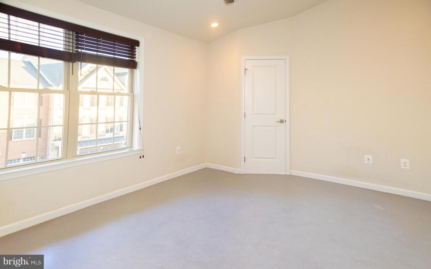 42624 LISBURN CHASE TER, CHANTILLY, Virginia 20152, 3 Bedrooms Bedrooms, ,3 BathroomsBathrooms,Residential,For sale,42624 LISBURN CHASE TER,VALO2097374 MLS # VALO2097374