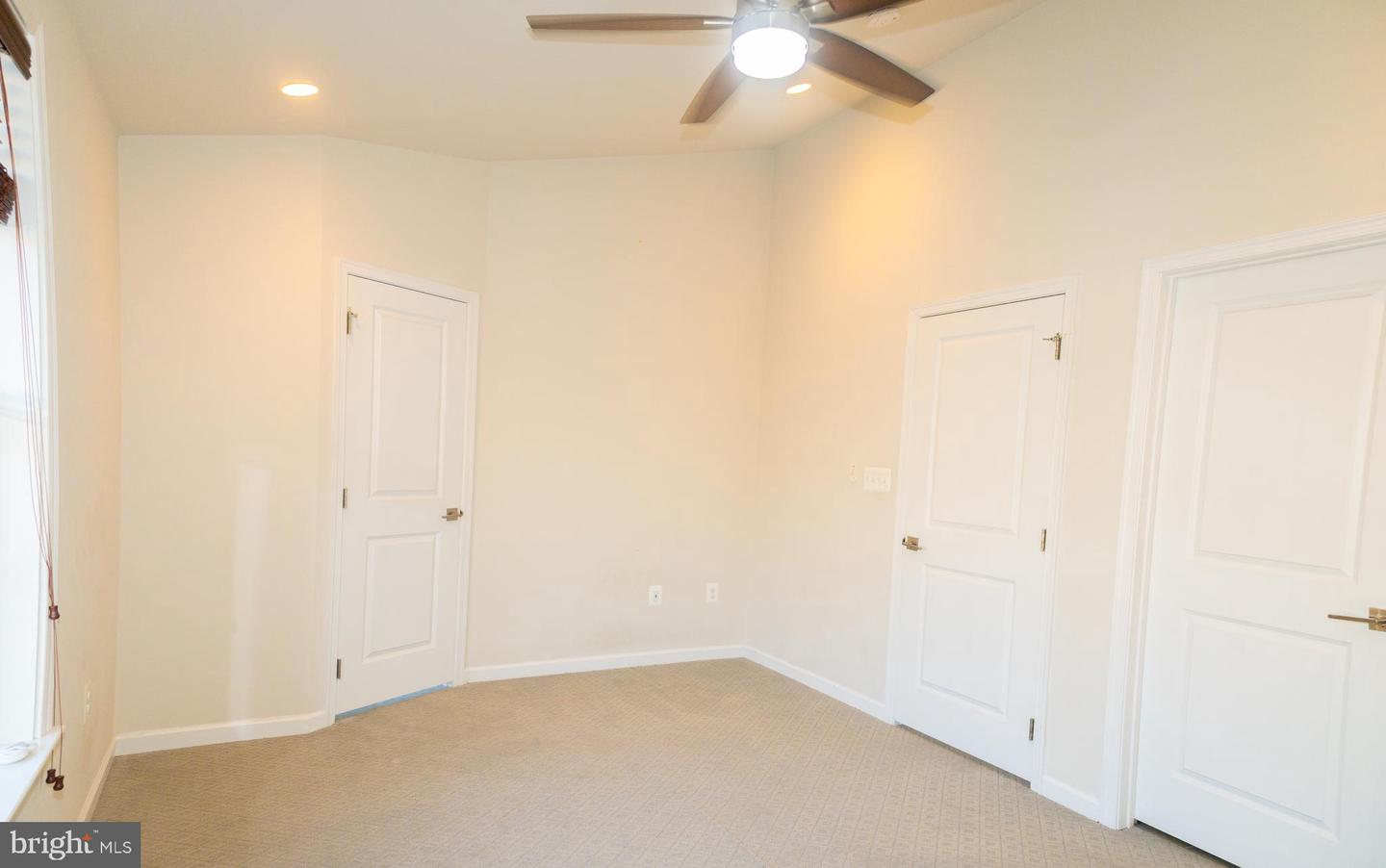 42624 LISBURN CHASE TER, CHANTILLY, Virginia 20152, 3 Bedrooms Bedrooms, ,3 BathroomsBathrooms,Residential,For sale,42624 LISBURN CHASE TER,VALO2097374 MLS # VALO2097374