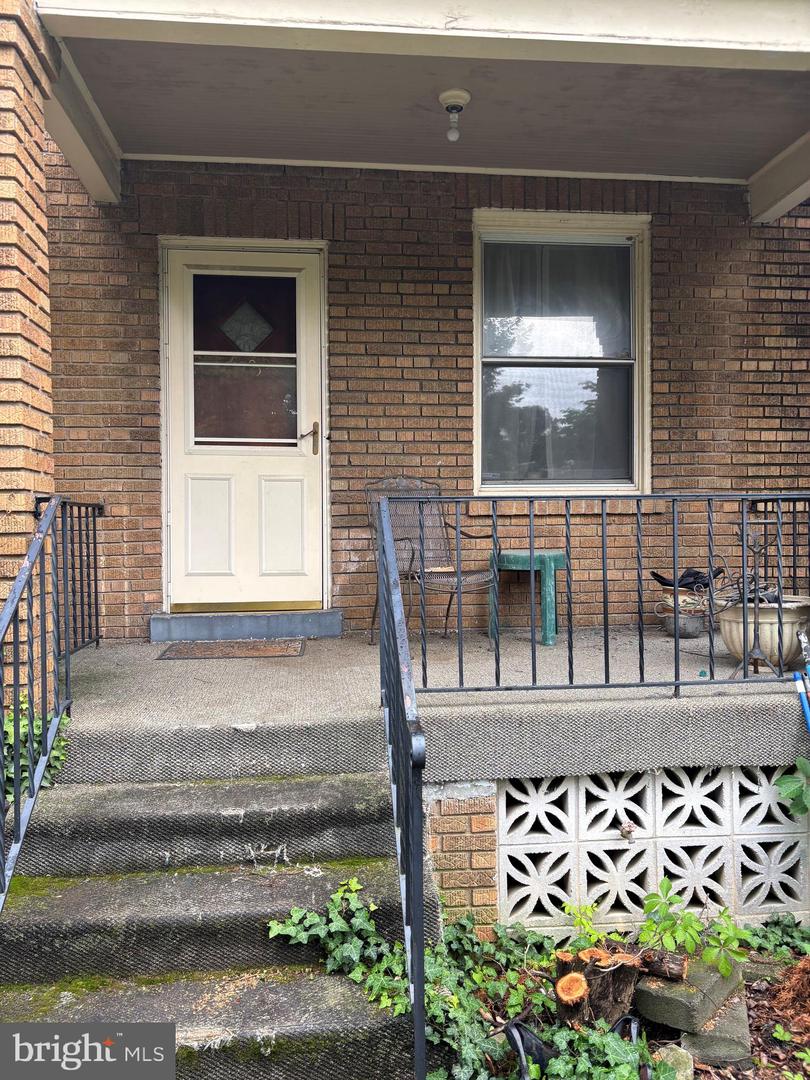 1533 NORTH CAROLINA AVE NE, WASHINGTON, District Of Columbia 20002, 3 Bedrooms Bedrooms, ,1 BathroomBathrooms,Residential,For sale,1533 NORTH CAROLINA AVE NE,DCDC2201762 MLS # DCDC2201762