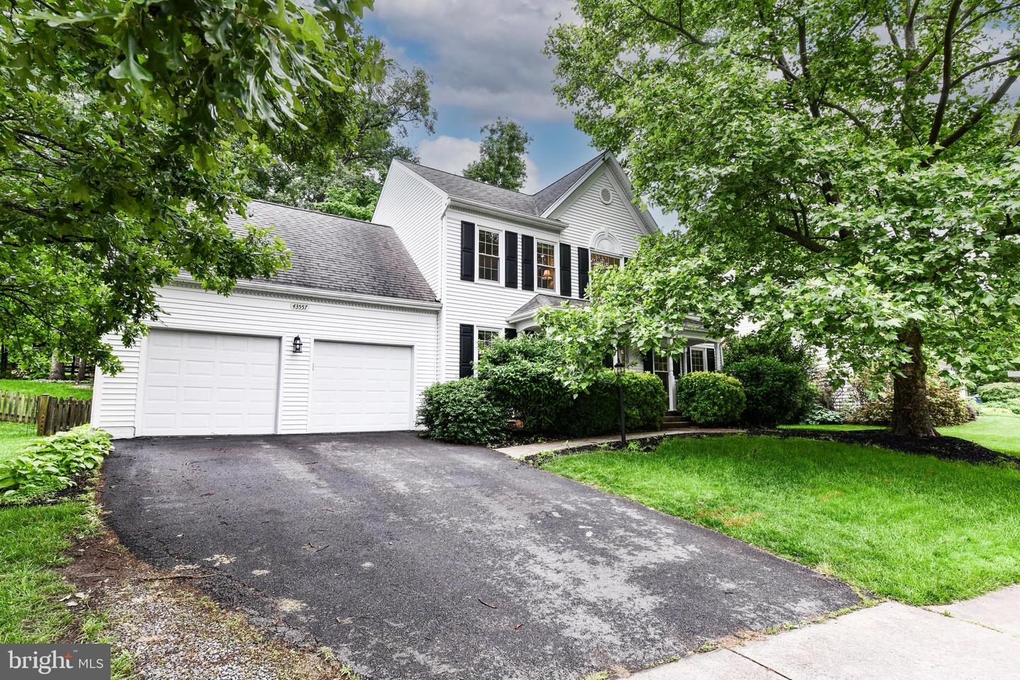 43557 GOLDEN MEADOW CIR, ASHBURN, Virginia 20147, 4 Bedrooms Bedrooms, ,2 BathroomsBathrooms,Residential,For sale,43557 GOLDEN MEADOW CIR,VALO2097410 MLS # VALO2097410