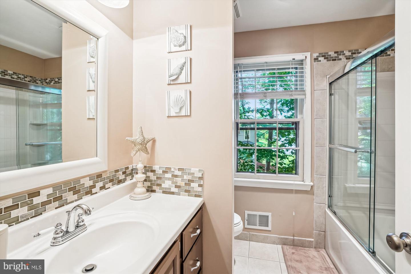 5068 WILLOW OAK PL, DUMFRIES, Virginia 22025, 5 Bedrooms Bedrooms, ,3 BathroomsBathrooms,Residential,For sale,5068 WILLOW OAK PL,VAPW2095254 MLS # VAPW2095254