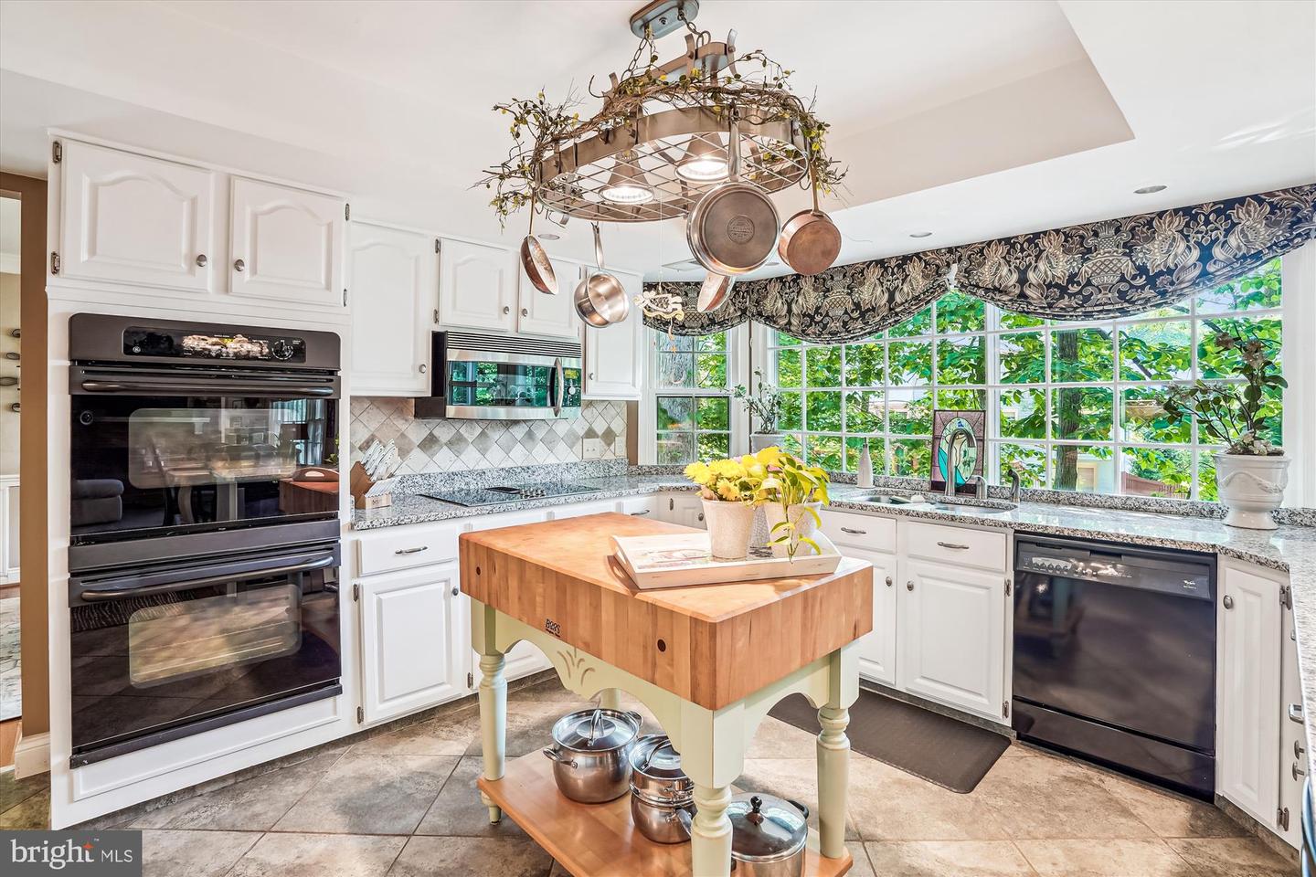 5068 WILLOW OAK PL, DUMFRIES, Virginia 22025, 5 Bedrooms Bedrooms, ,3 BathroomsBathrooms,Residential,For sale,5068 WILLOW OAK PL,VAPW2095254 MLS # VAPW2095254