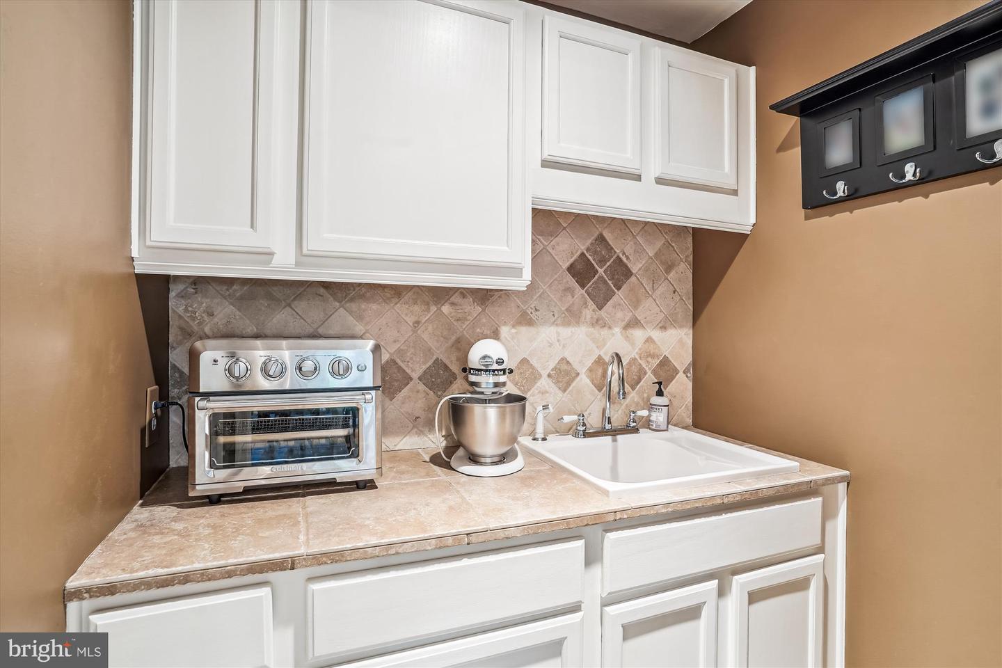 5068 WILLOW OAK PL, DUMFRIES, Virginia 22025, 5 Bedrooms Bedrooms, ,3 BathroomsBathrooms,Residential,For sale,5068 WILLOW OAK PL,VAPW2095254 MLS # VAPW2095254