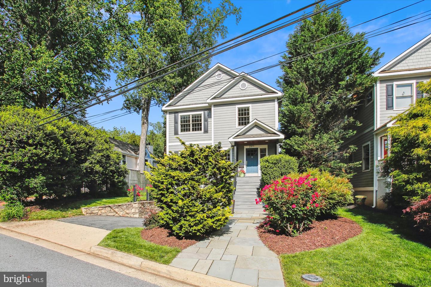 2371 N EDGEWOOD ST, ARLINGTON, Virginia 22207, 4 Bedrooms Bedrooms, ,4 BathroomsBathrooms,Residential,For sale,2371 N EDGEWOOD ST,VAAR2058034 MLS # VAAR2058034