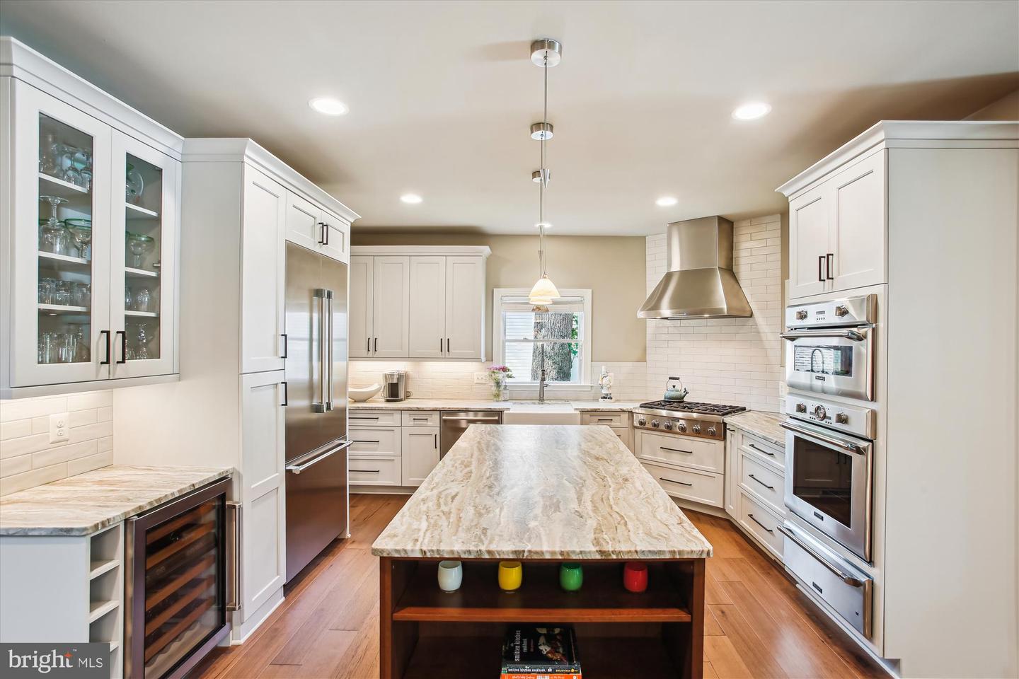 2371 N EDGEWOOD ST, ARLINGTON, Virginia 22207, 4 Bedrooms Bedrooms, ,4 BathroomsBathrooms,Residential,For sale,2371 N EDGEWOOD ST,VAAR2058034 MLS # VAAR2058034