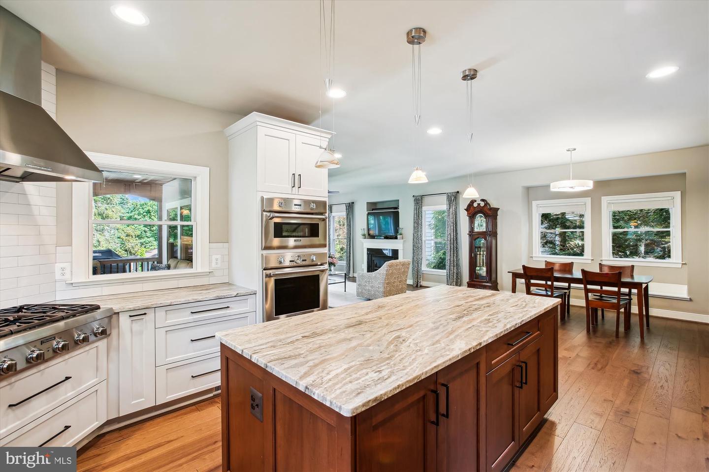 2371 N EDGEWOOD ST, ARLINGTON, Virginia 22207, 4 Bedrooms Bedrooms, ,4 BathroomsBathrooms,Residential,For sale,2371 N EDGEWOOD ST,VAAR2058034 MLS # VAAR2058034