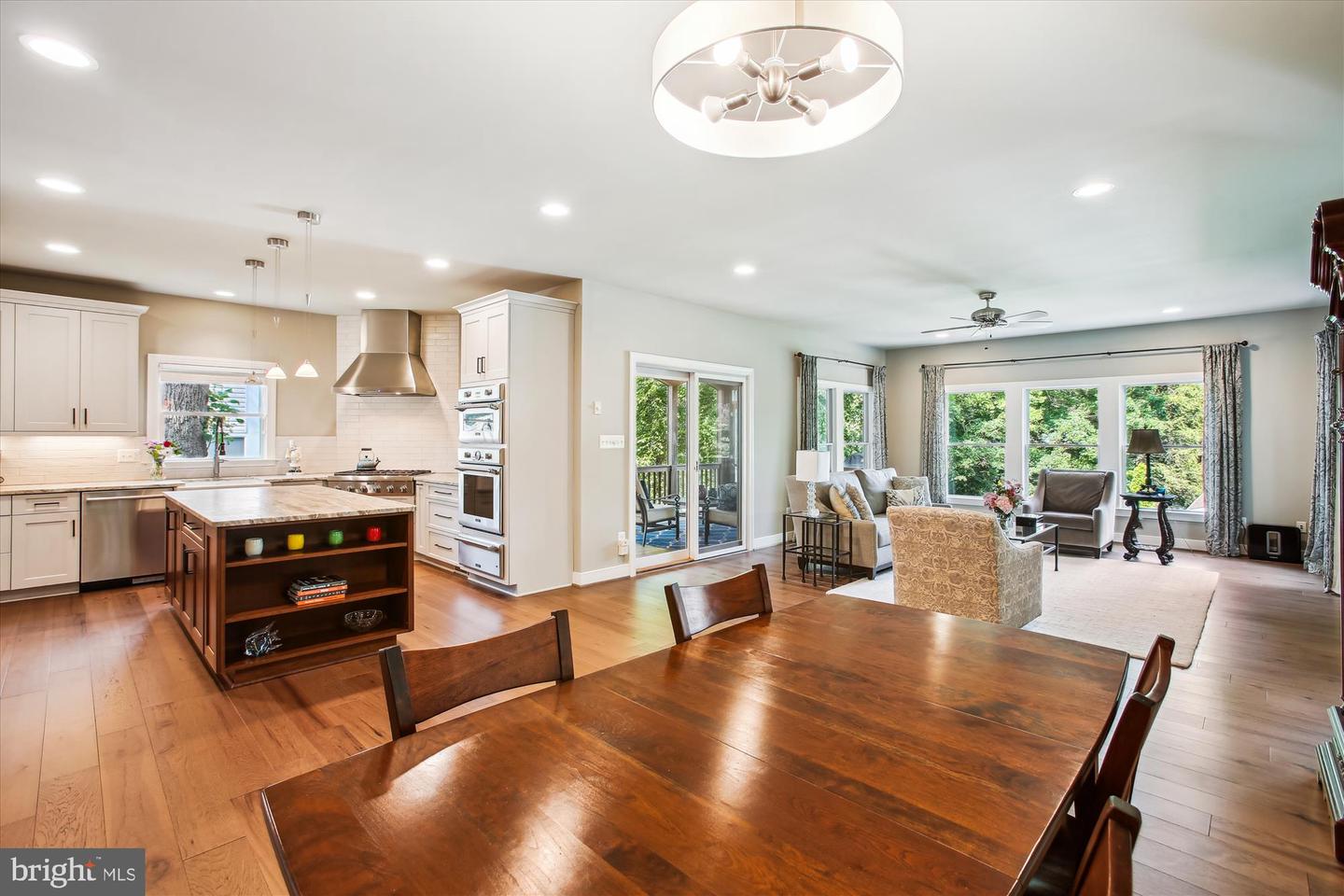 2371 N EDGEWOOD ST, ARLINGTON, Virginia 22207, 4 Bedrooms Bedrooms, ,4 BathroomsBathrooms,Residential,For sale,2371 N EDGEWOOD ST,VAAR2058034 MLS # VAAR2058034