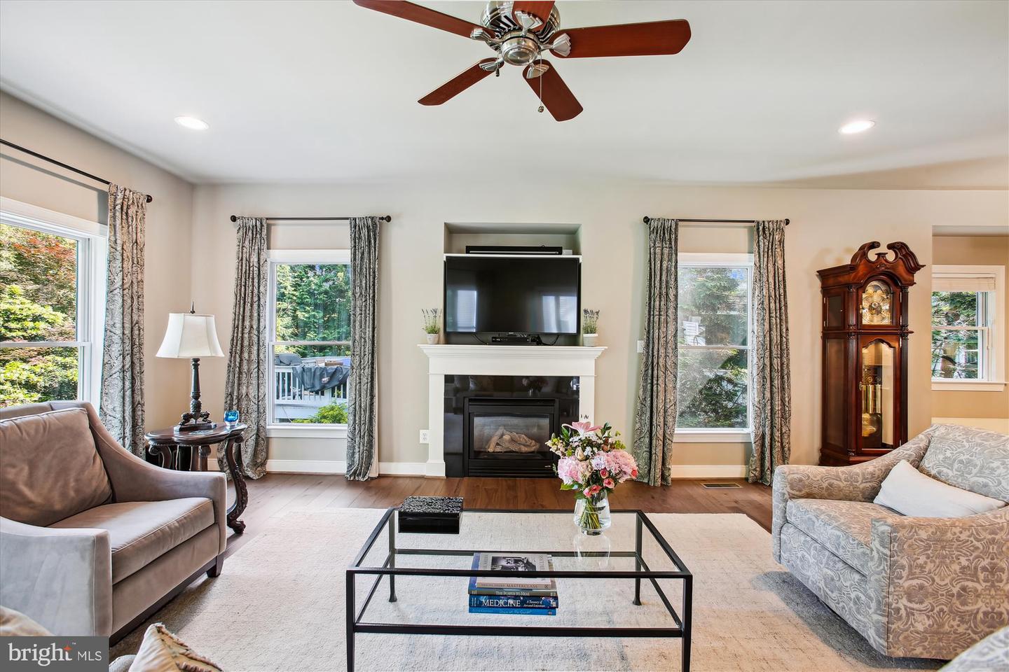 2371 N EDGEWOOD ST, ARLINGTON, Virginia 22207, 4 Bedrooms Bedrooms, ,4 BathroomsBathrooms,Residential,For sale,2371 N EDGEWOOD ST,VAAR2058034 MLS # VAAR2058034