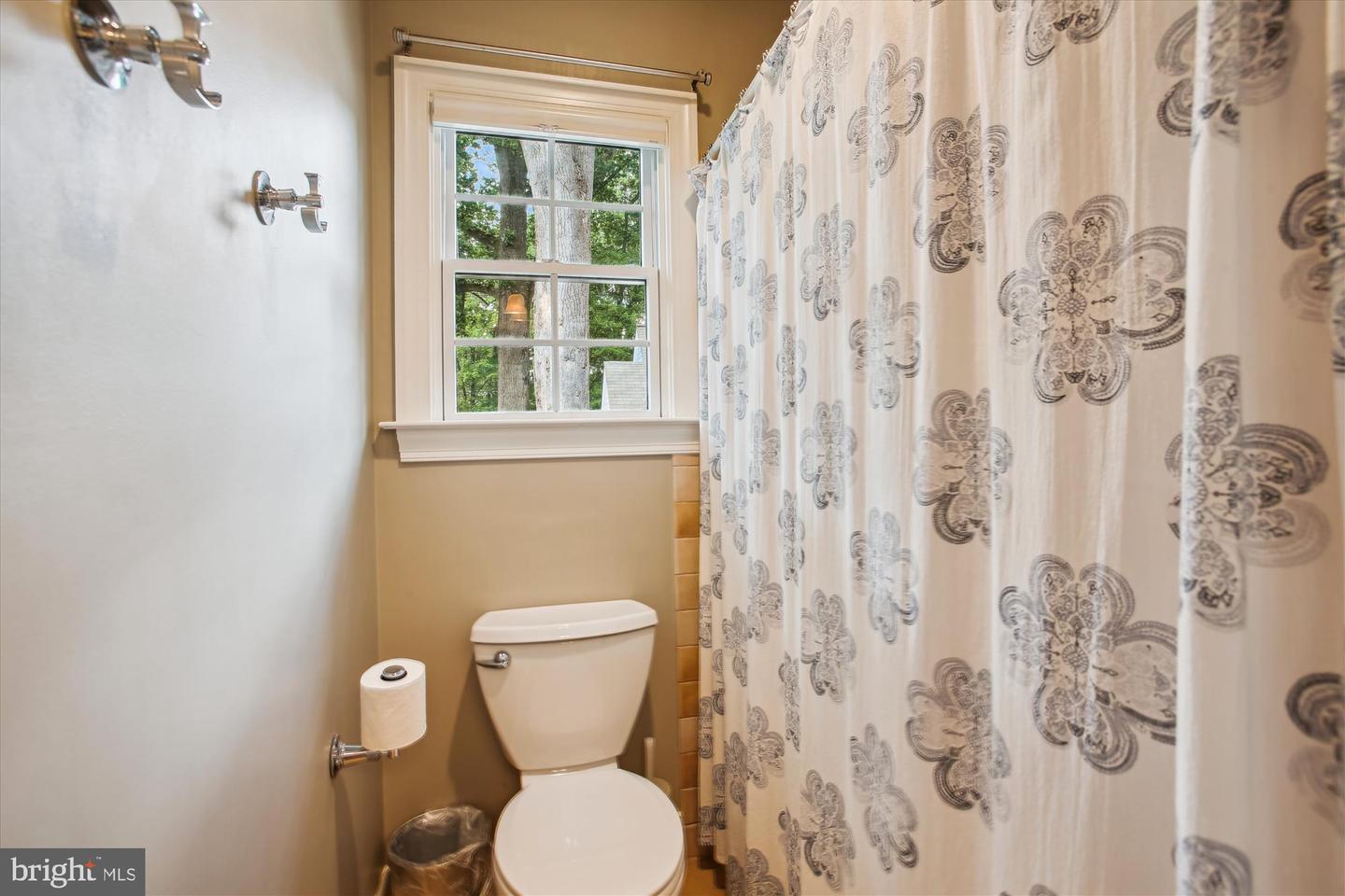 2371 N EDGEWOOD ST, ARLINGTON, Virginia 22207, 4 Bedrooms Bedrooms, ,4 BathroomsBathrooms,Residential,For sale,2371 N EDGEWOOD ST,VAAR2058034 MLS # VAAR2058034