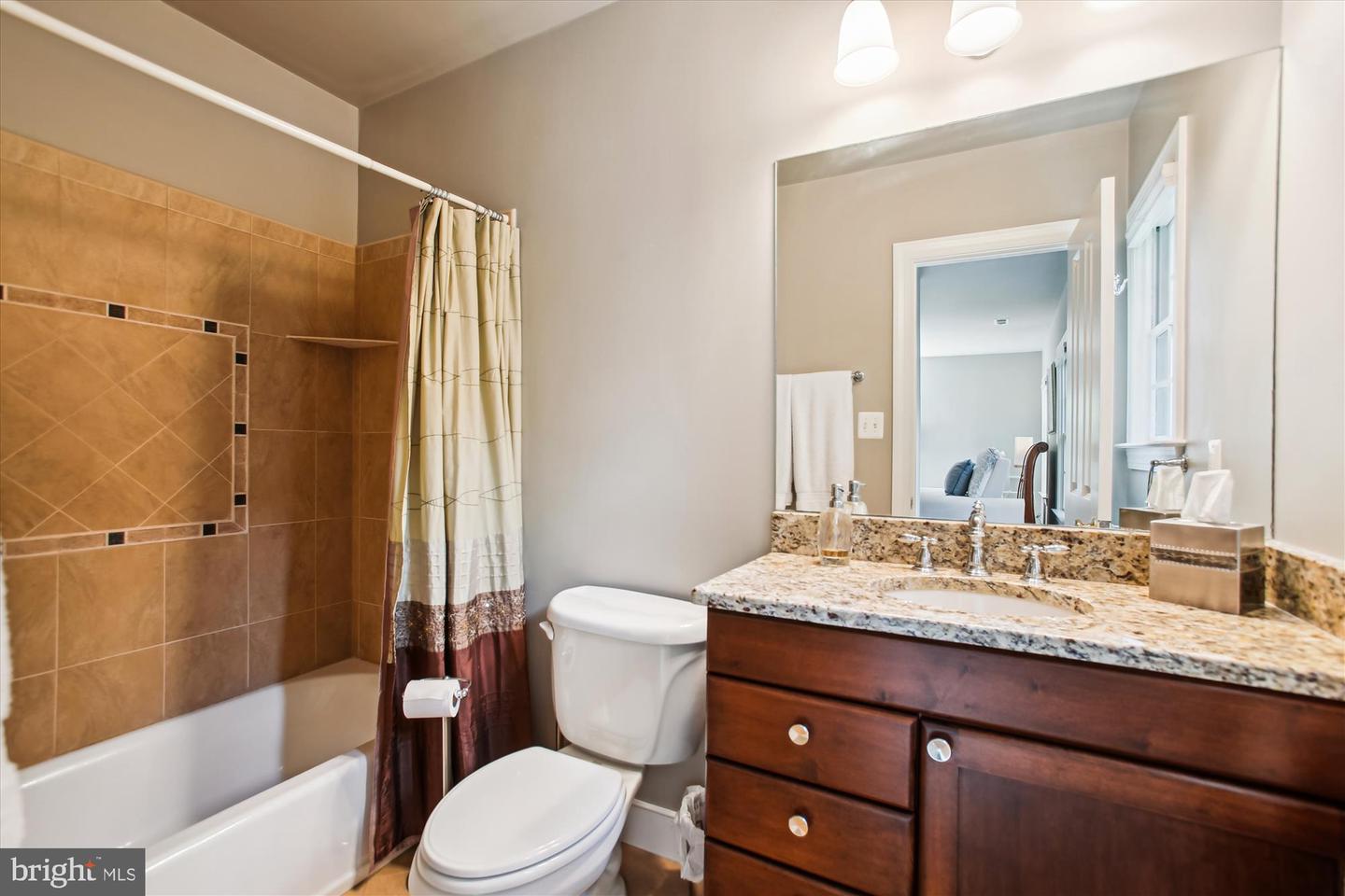 2371 N EDGEWOOD ST, ARLINGTON, Virginia 22207, 4 Bedrooms Bedrooms, ,4 BathroomsBathrooms,Residential,For sale,2371 N EDGEWOOD ST,VAAR2058034 MLS # VAAR2058034