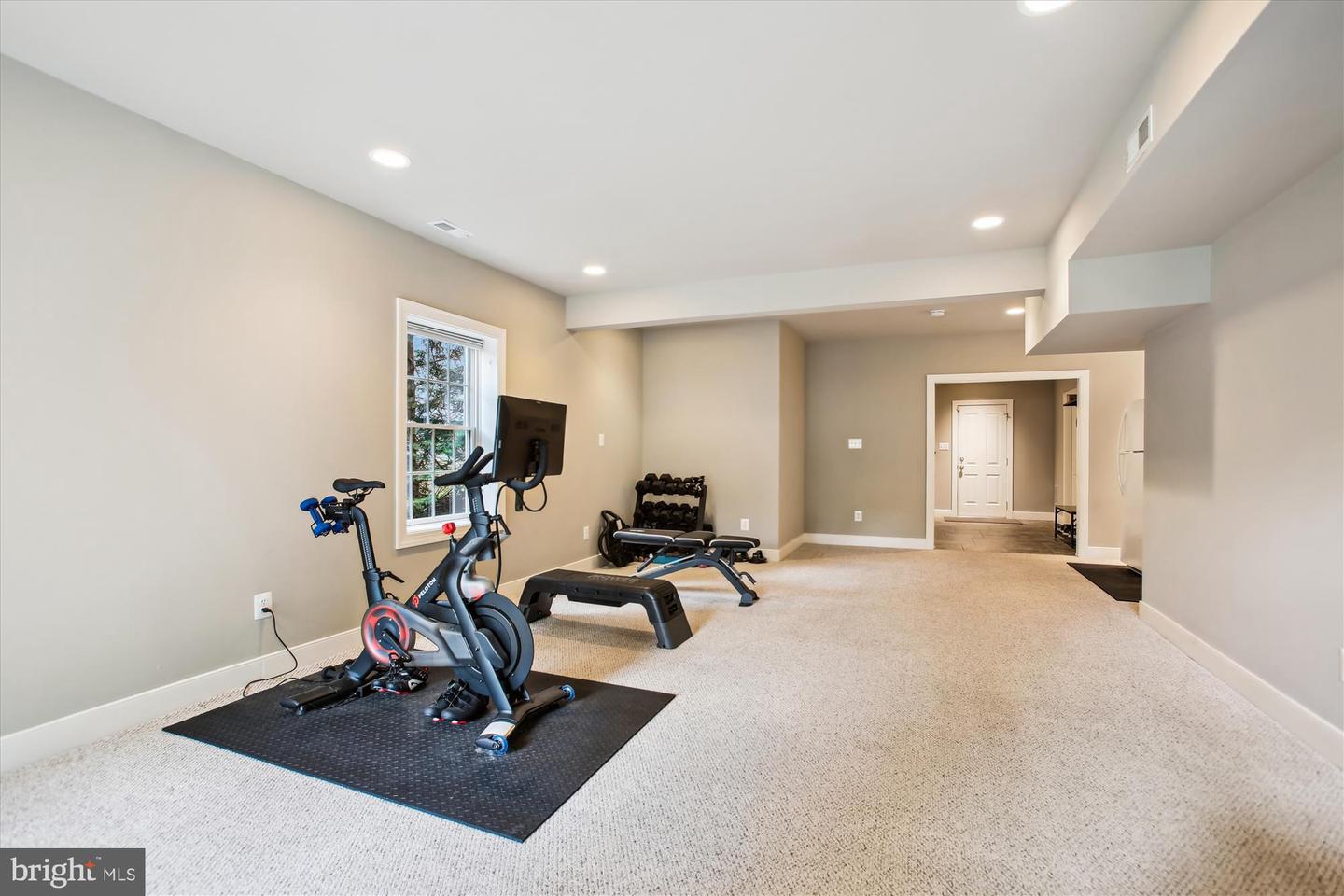 2371 N EDGEWOOD ST, ARLINGTON, Virginia 22207, 4 Bedrooms Bedrooms, ,4 BathroomsBathrooms,Residential,For sale,2371 N EDGEWOOD ST,VAAR2058034 MLS # VAAR2058034