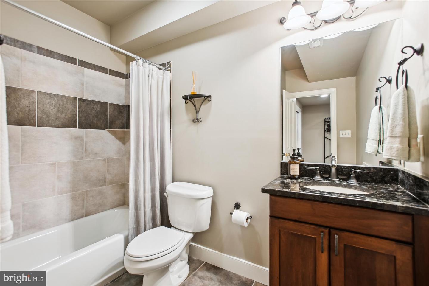 2371 N EDGEWOOD ST, ARLINGTON, Virginia 22207, 4 Bedrooms Bedrooms, ,4 BathroomsBathrooms,Residential,For sale,2371 N EDGEWOOD ST,VAAR2058034 MLS # VAAR2058034