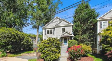 2371 N EDGEWOOD ST, ARLINGTON, Virginia 22207, 4 Bedrooms Bedrooms, ,4 BathroomsBathrooms,Residential,For sale,2371 N EDGEWOOD ST,VAAR2058034 MLS # VAAR2058034