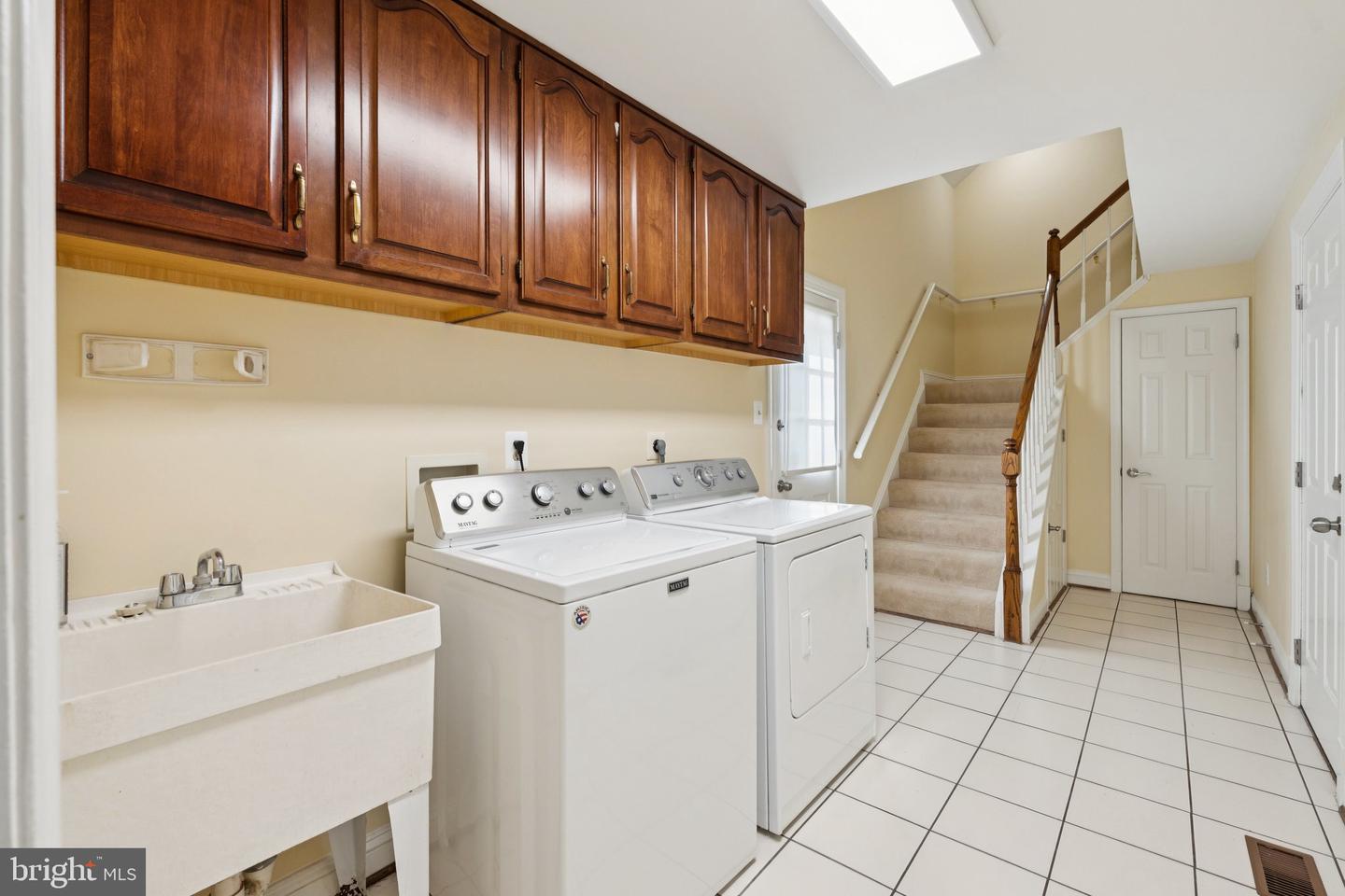 1292 MIDDLETON CT, VIENNA, Virginia 22182, 5 Bedrooms Bedrooms, ,4 BathroomsBathrooms,Residential,For sale,1292 MIDDLETON CT,VAFX2242378 MLS # VAFX2242378