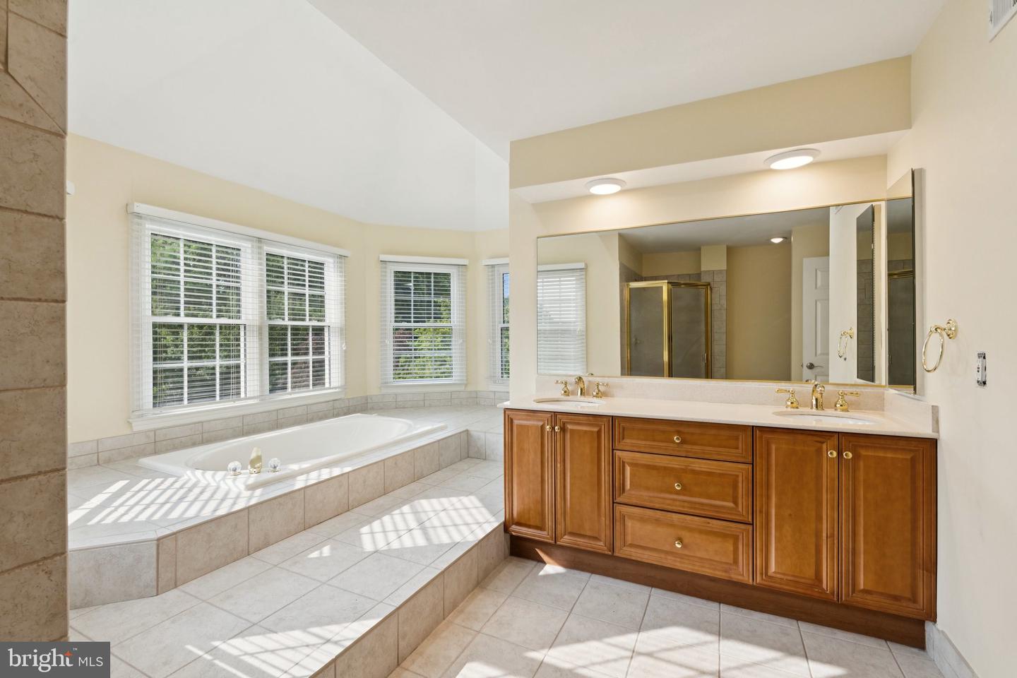 1292 MIDDLETON CT, VIENNA, Virginia 22182, 5 Bedrooms Bedrooms, ,4 BathroomsBathrooms,Residential,For sale,1292 MIDDLETON CT,VAFX2242378 MLS # VAFX2242378
