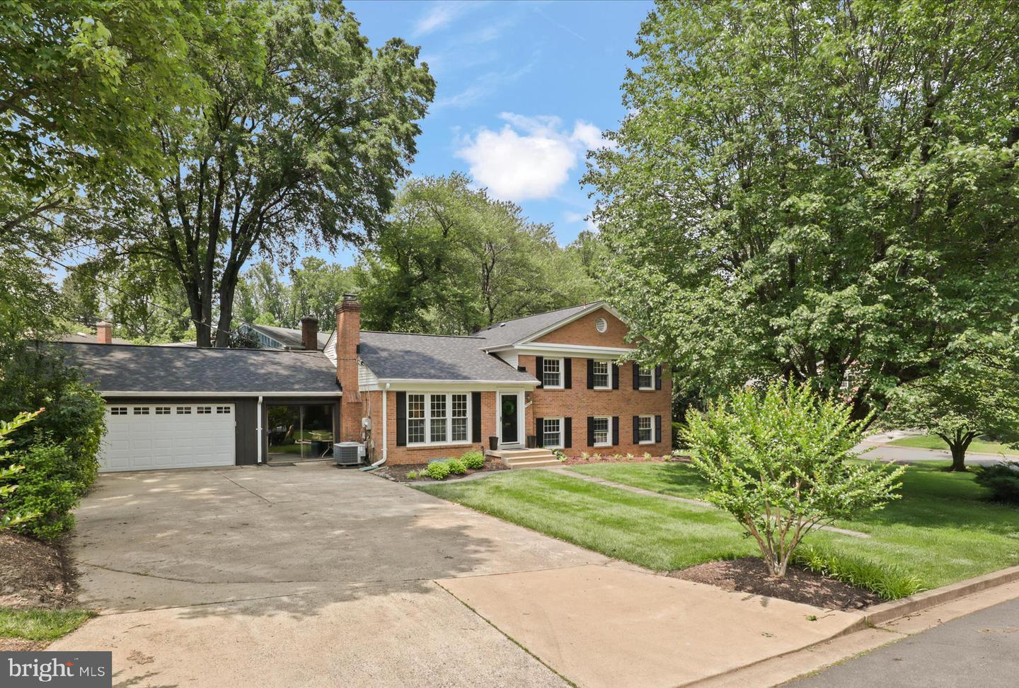 7400 LANHAM RD, FALLS CHURCH, Virginia 22043, 5 Bedrooms Bedrooms, ,2 BathroomsBathrooms,Residential,For sale,7400 LANHAM RD,VAFX2242428 MLS # VAFX2242428