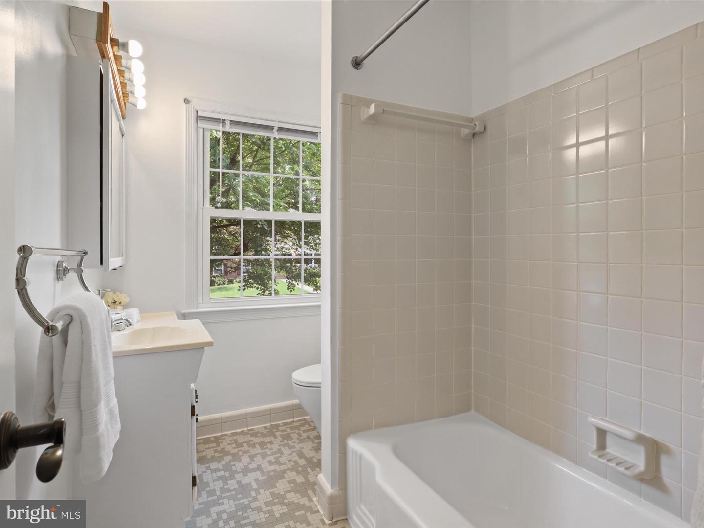 7400 LANHAM RD, FALLS CHURCH, Virginia 22043, 5 Bedrooms Bedrooms, ,2 BathroomsBathrooms,Residential,For sale,7400 LANHAM RD,VAFX2242428 MLS # VAFX2242428