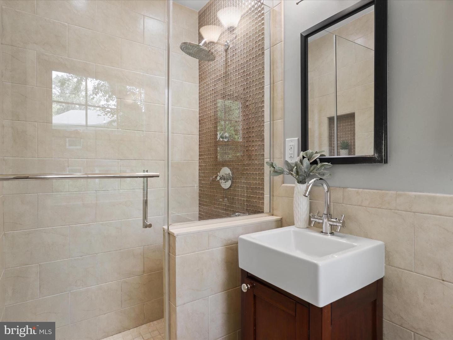7400 LANHAM RD, FALLS CHURCH, Virginia 22043, 5 Bedrooms Bedrooms, ,2 BathroomsBathrooms,Residential,For sale,7400 LANHAM RD,VAFX2242428 MLS # VAFX2242428