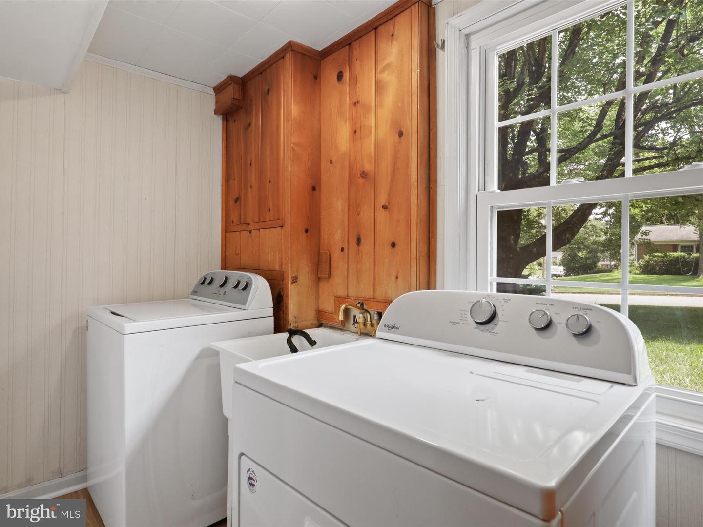 7400 LANHAM RD, FALLS CHURCH, Virginia 22043, 5 Bedrooms Bedrooms, ,2 BathroomsBathrooms,Residential,For sale,7400 LANHAM RD,VAFX2242428 MLS # VAFX2242428