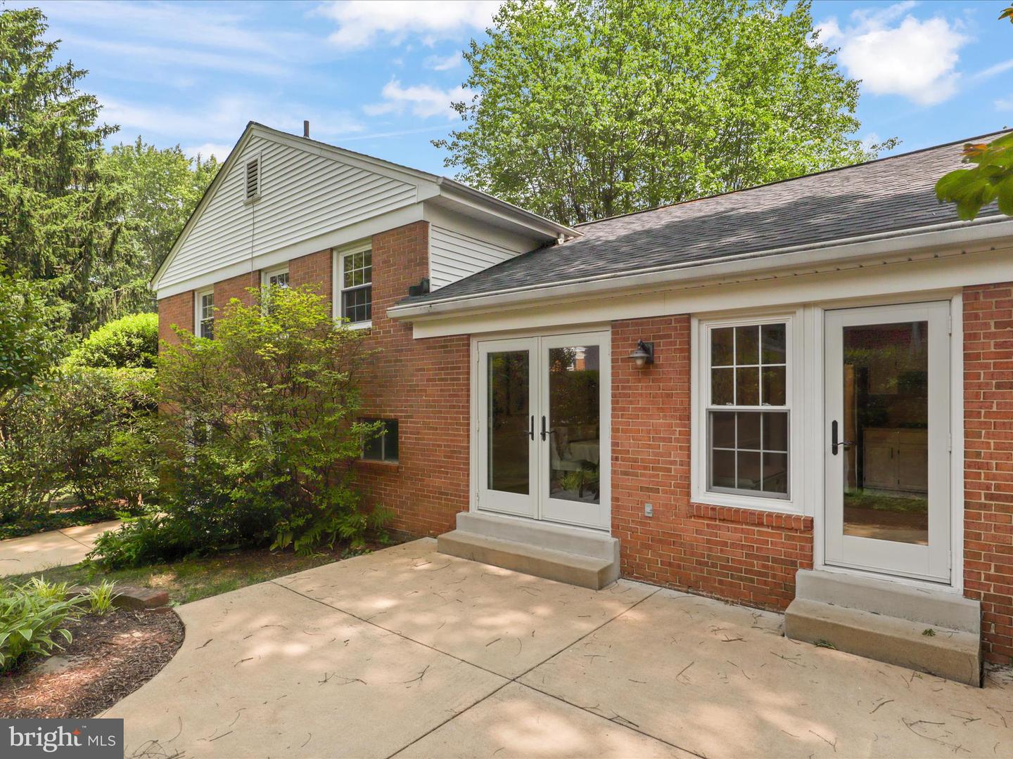 7400 LANHAM RD, FALLS CHURCH, Virginia 22043, 5 Bedrooms Bedrooms, ,2 BathroomsBathrooms,Residential,For sale,7400 LANHAM RD,VAFX2242428 MLS # VAFX2242428