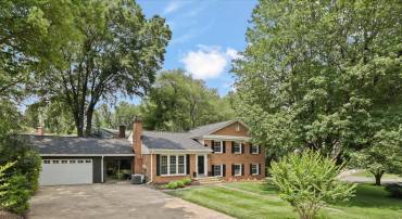 7400 LANHAM RD, FALLS CHURCH, Virginia 22043, 5 Bedrooms Bedrooms, ,2 BathroomsBathrooms,Residential,For sale,7400 LANHAM RD,VAFX2242428 MLS # VAFX2242428