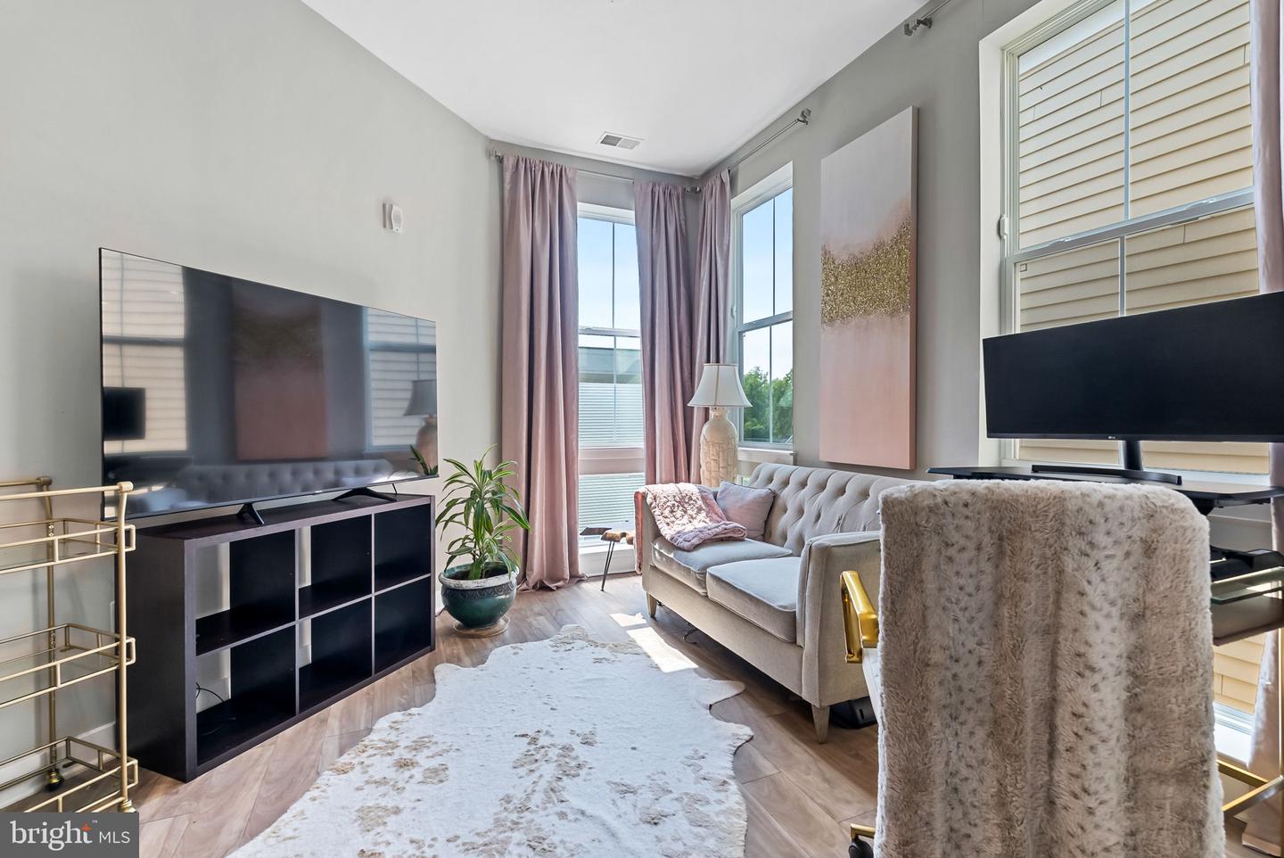 989 S BUCHANAN ST #409, ARLINGTON, Virginia 22204, 1 Bedroom Bedrooms, ,1 BathroomBathrooms,Residential,For sale,989 S BUCHANAN ST #409,VAAR2058028 MLS # VAAR2058028