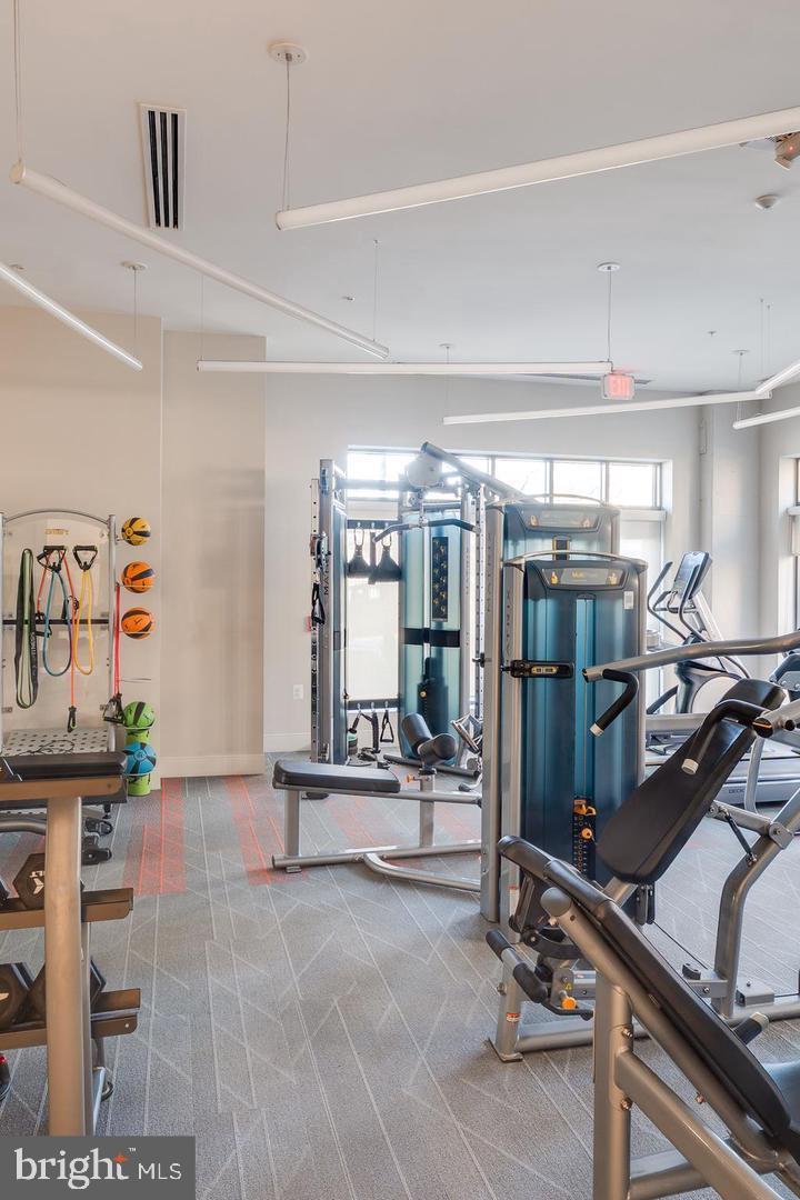 989 S BUCHANAN ST #409, ARLINGTON, Virginia 22204, 1 Bedroom Bedrooms, ,1 BathroomBathrooms,Residential,For sale,989 S BUCHANAN ST #409,VAAR2058028 MLS # VAAR2058028