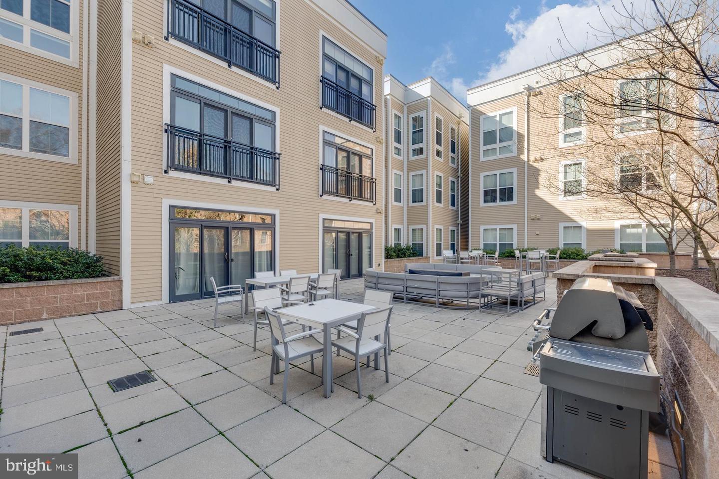 989 S BUCHANAN ST #409, ARLINGTON, Virginia 22204, 1 Bedroom Bedrooms, ,1 BathroomBathrooms,Residential,For sale,989 S BUCHANAN ST #409,VAAR2058028 MLS # VAAR2058028