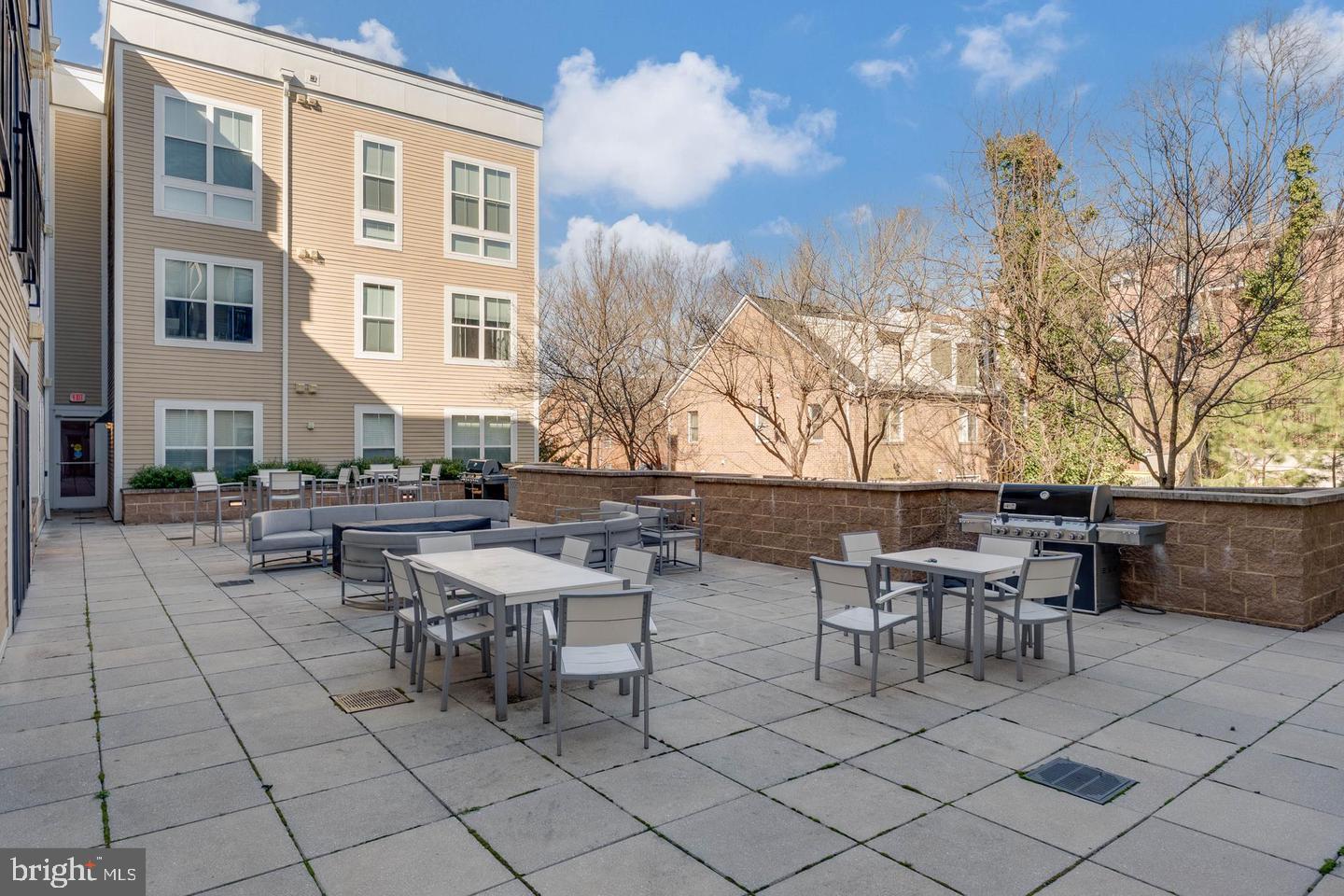 989 S BUCHANAN ST #409, ARLINGTON, Virginia 22204, 1 Bedroom Bedrooms, ,1 BathroomBathrooms,Residential,For sale,989 S BUCHANAN ST #409,VAAR2058028 MLS # VAAR2058028