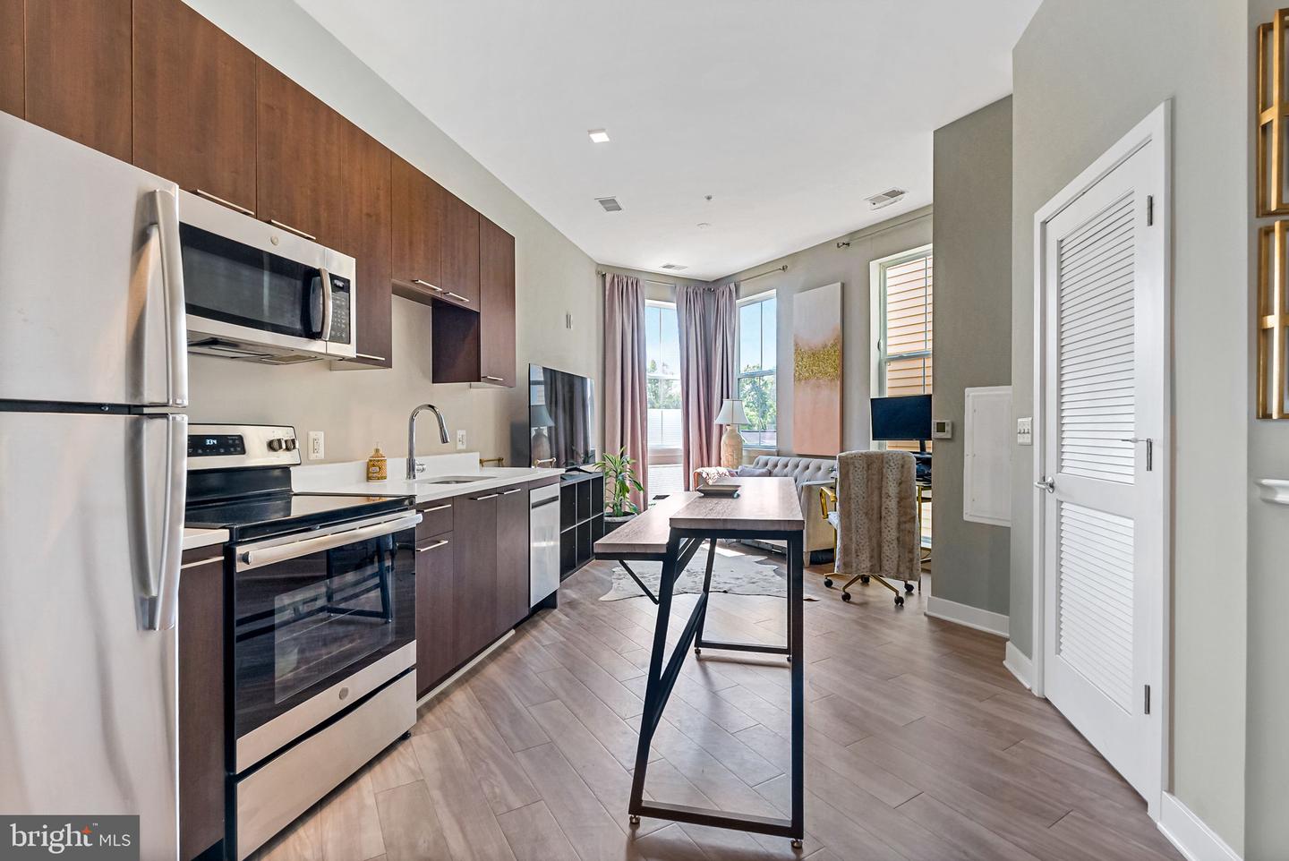 989 S BUCHANAN ST #409, ARLINGTON, Virginia 22204, 1 Bedroom Bedrooms, ,1 BathroomBathrooms,Residential,For sale,989 S BUCHANAN ST #409,VAAR2058028 MLS # VAAR2058028