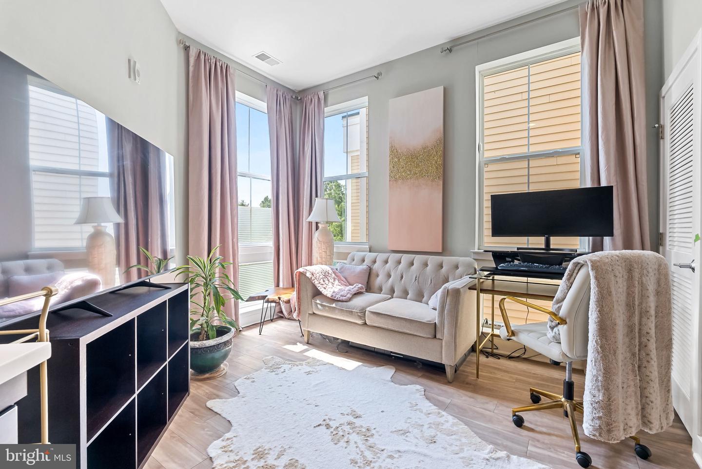 989 S BUCHANAN ST #409, ARLINGTON, Virginia 22204, 1 Bedroom Bedrooms, ,1 BathroomBathrooms,Residential,For sale,989 S BUCHANAN ST #409,VAAR2058028 MLS # VAAR2058028