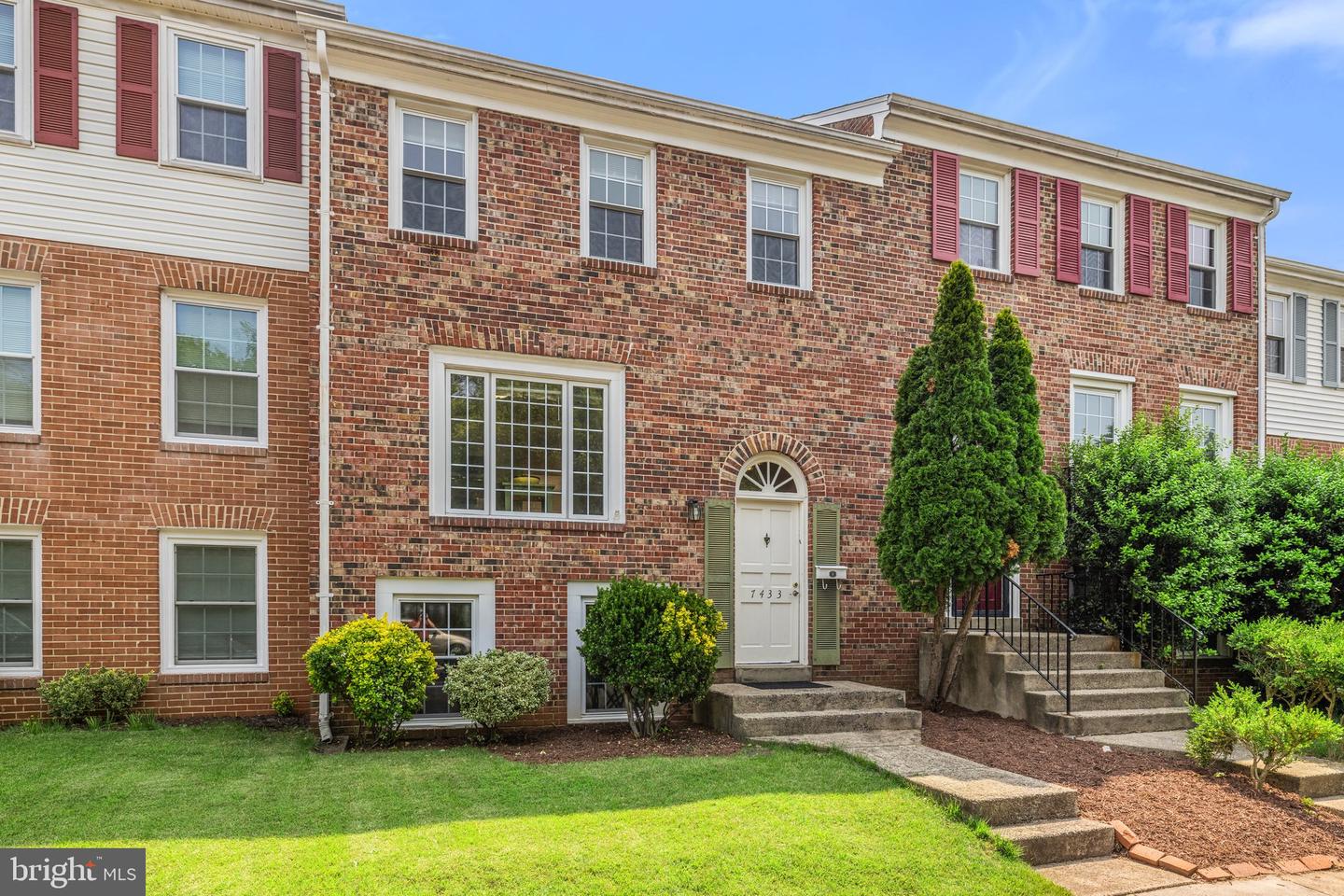 7433 COLTON LN, MANASSAS, Virginia 20109, 3 Bedrooms Bedrooms, ,2 BathroomsBathrooms,Residential,For sale,7433 COLTON LN,VAPW2095318 MLS # VAPW2095318