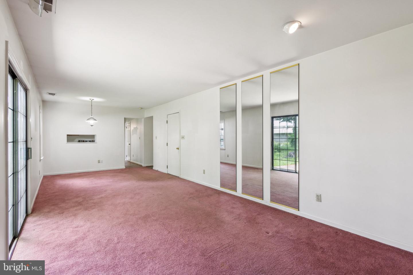 3112 FAIR WOODS PKWY, FAIRFAX, Virginia 22030, 3 Bedrooms Bedrooms, ,2 BathroomsBathrooms,Residential,For sale,3112 FAIR WOODS PKWY,VAFC2006358 MLS # VAFC2006358